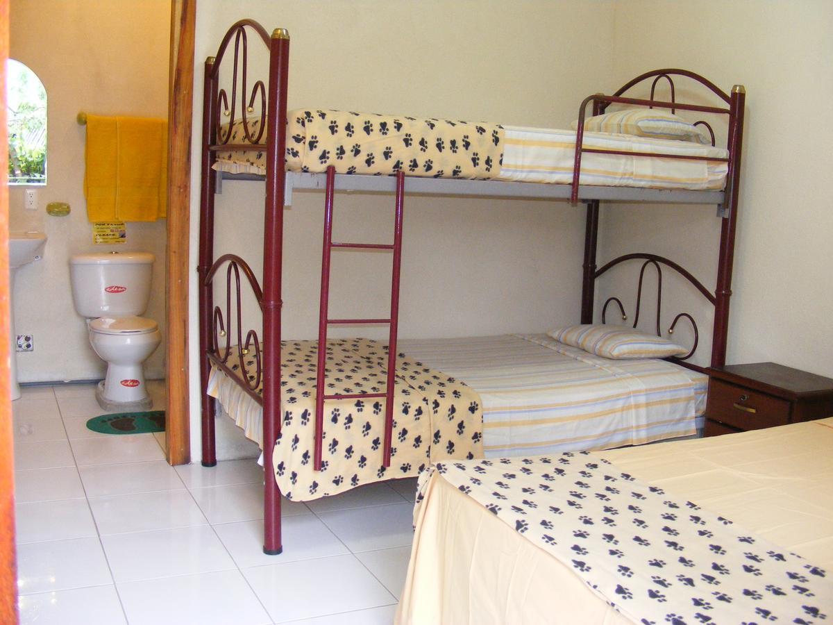 Hostal Maxima Puerto López Exteriér fotografie